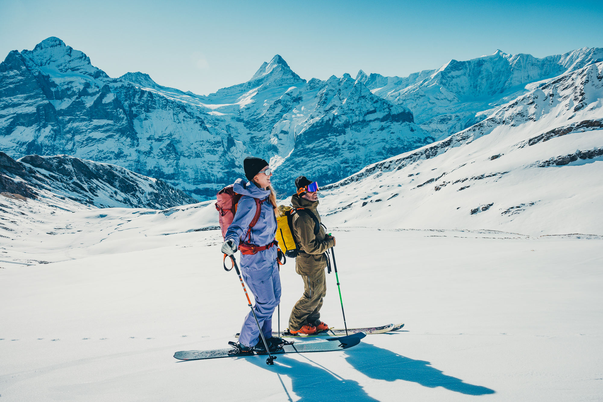 Skitourengruppe vor dem Schreckhorn